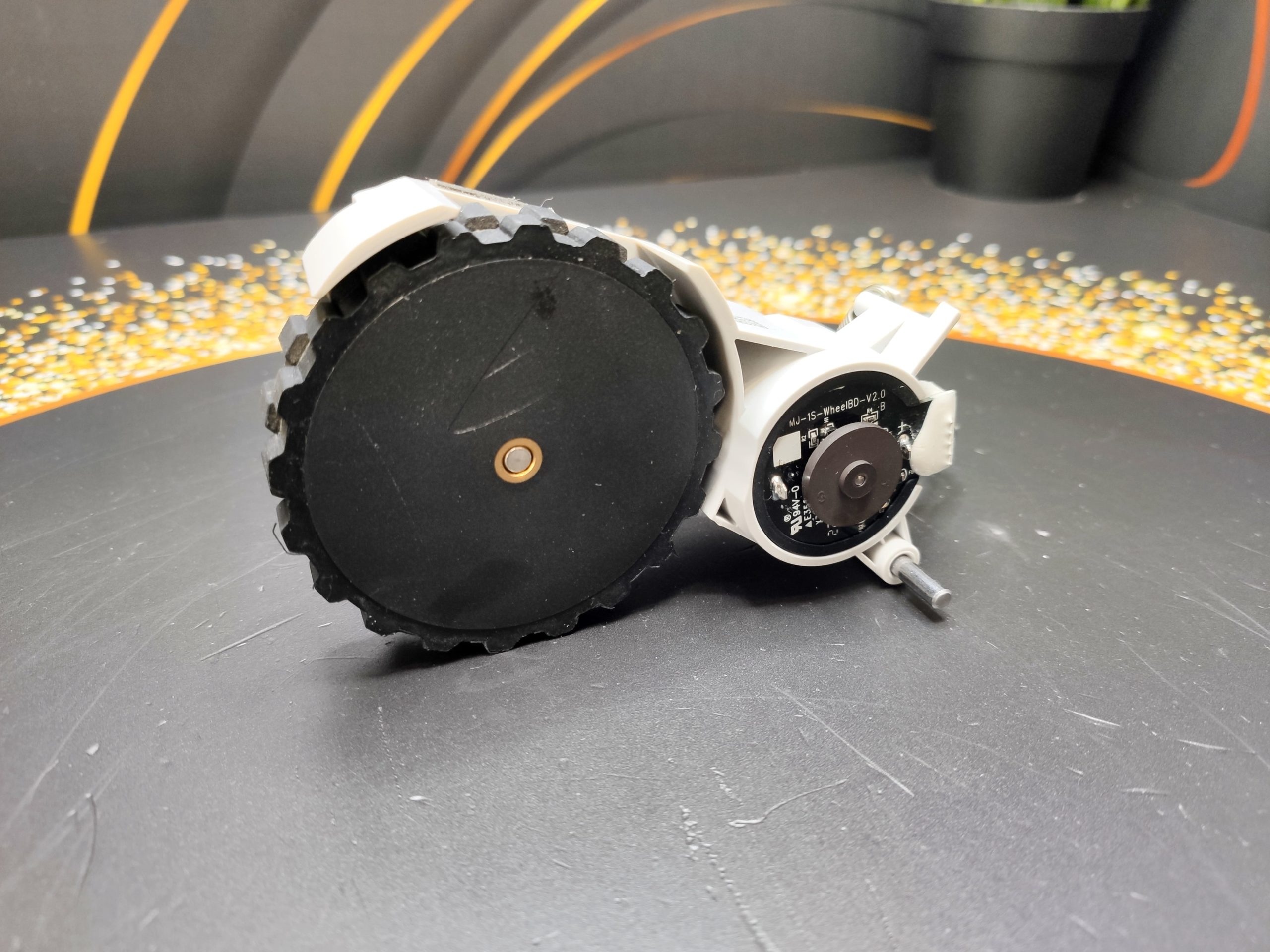 Левое колесо Xiaomi Robot Vacuum E10